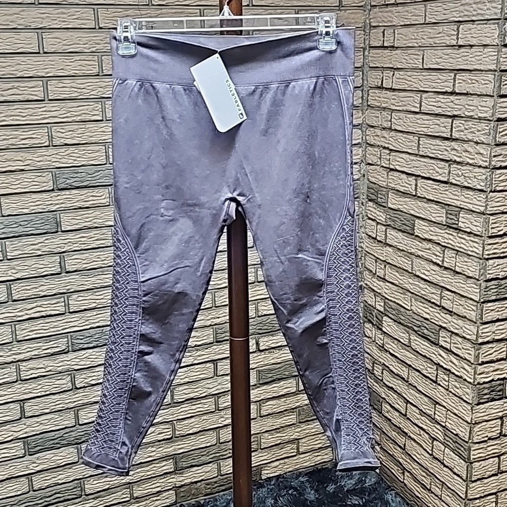 NWT Fabletics Leggings Sz XL Heather Purple